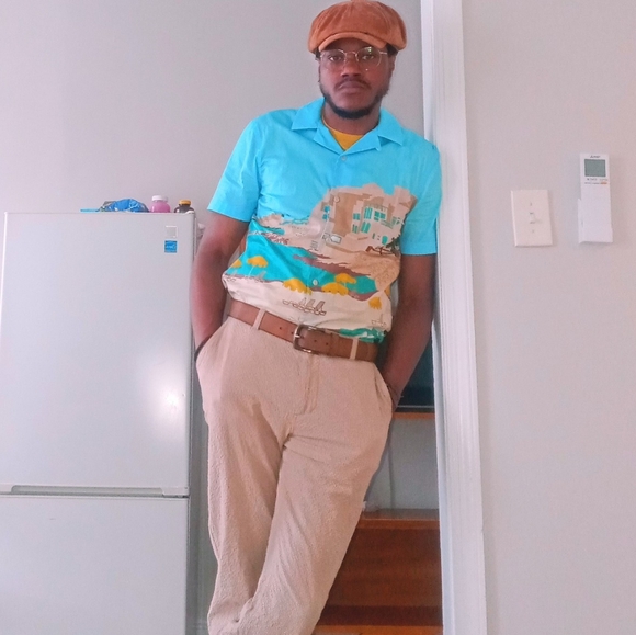 Confident's - Picture 4 of 15